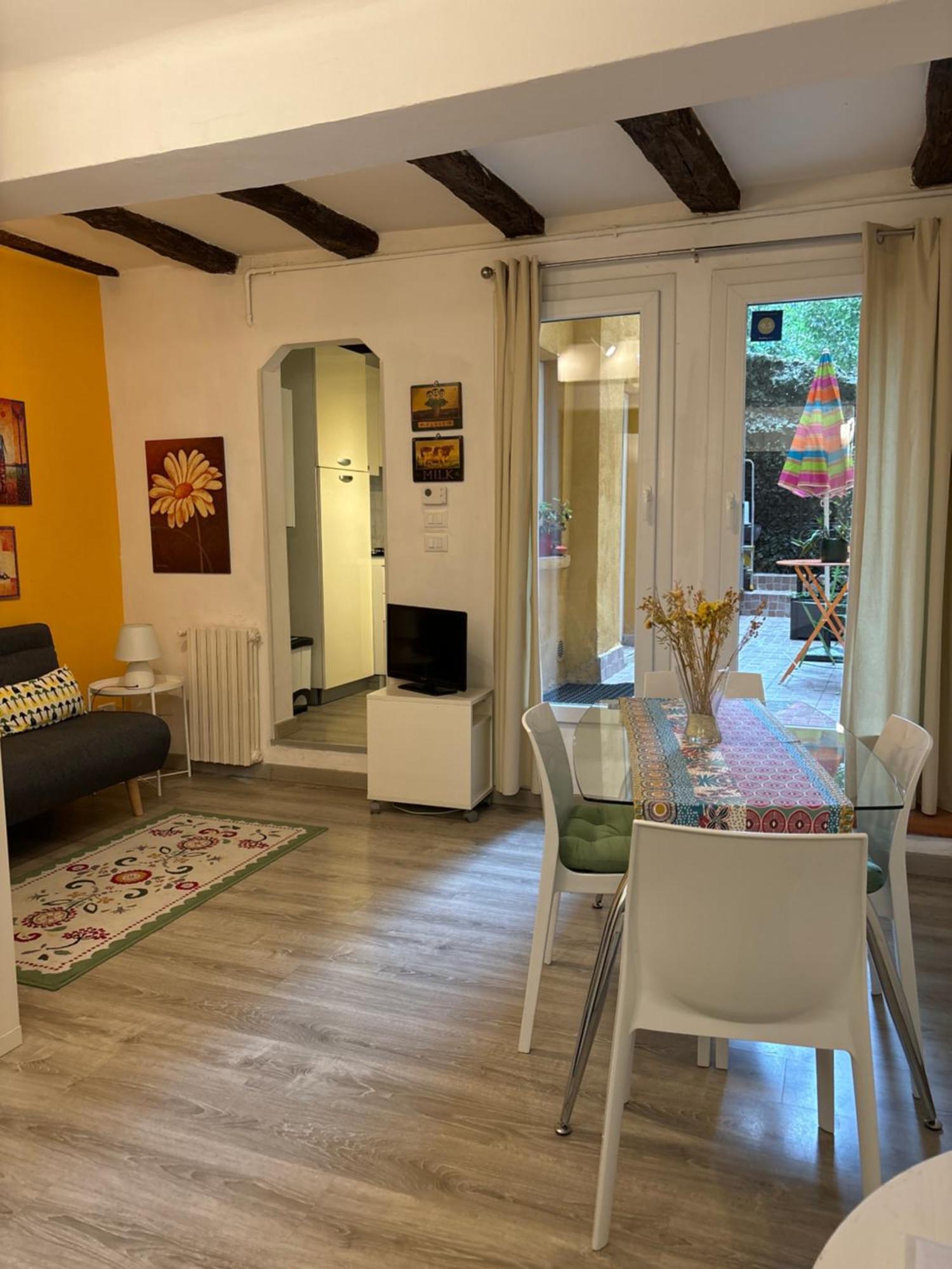 Casa Noah Apartment Болоня Екстериор снимка